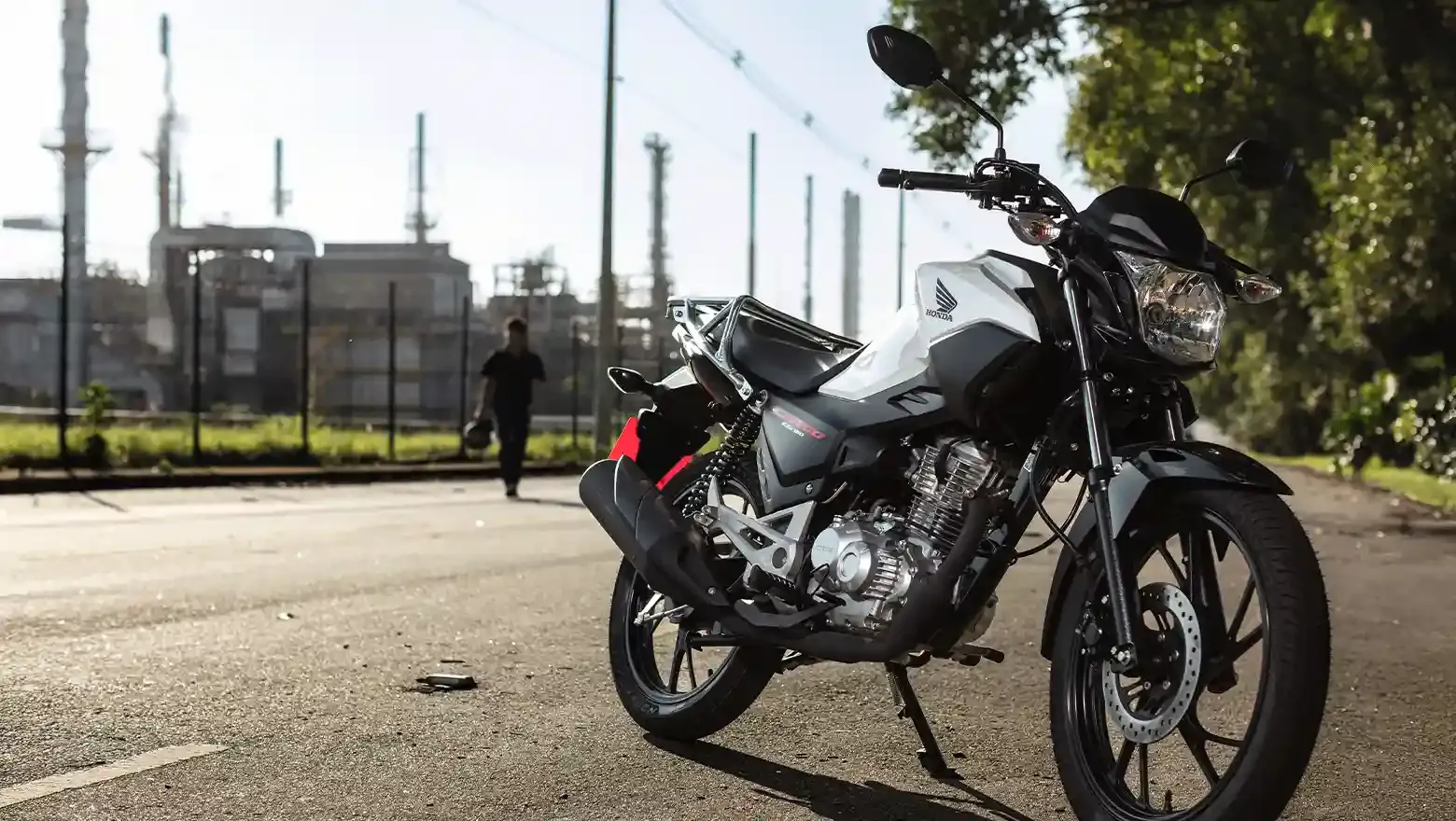 Honda CG 160 Cargo em uso na cidade
