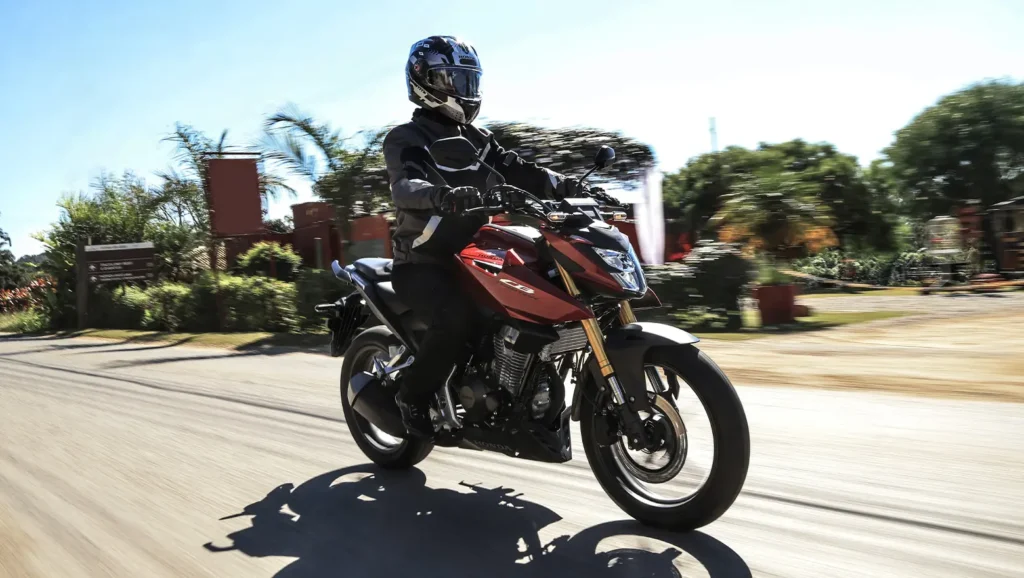 Honda CB300F Twister, foto 4